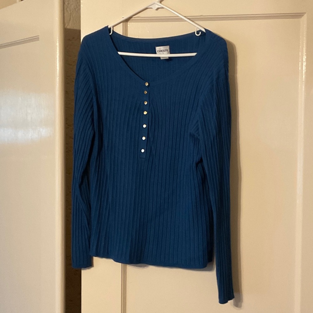 Chicos Teal Long Sleeve Ribbed Top with Gold Snap Buttons